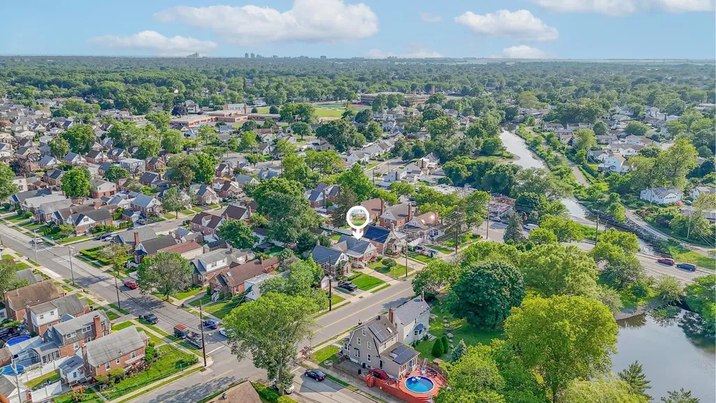 202 Roosevelt Avenue Valley Stream NY 11581