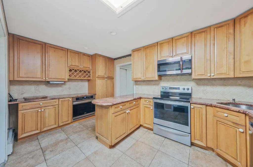 16 Marlin Road Centereach NY 11720