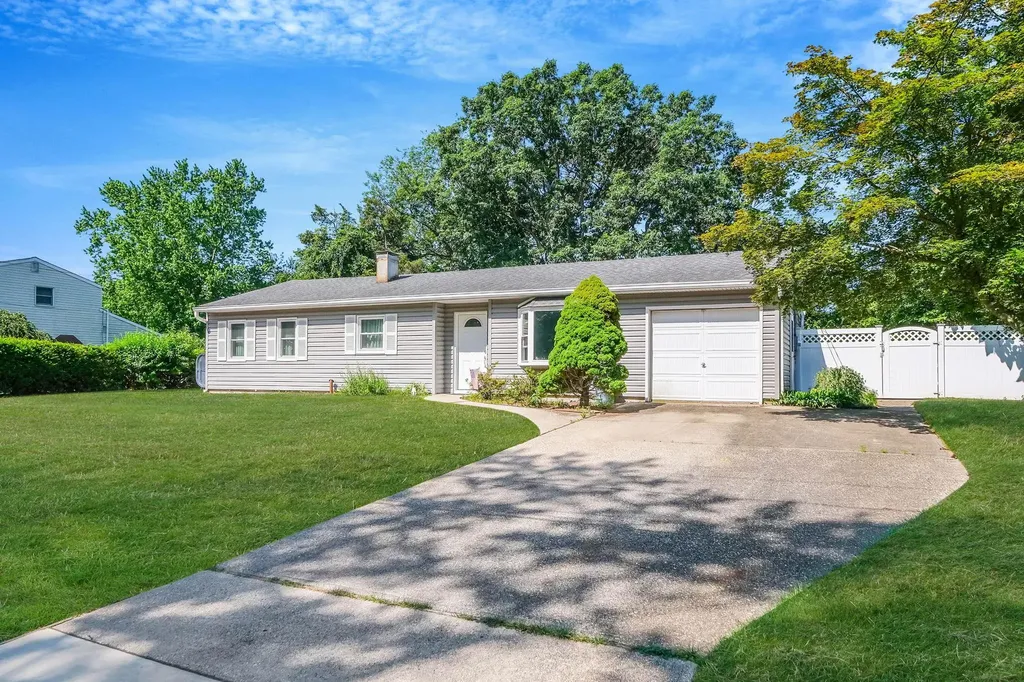 16 Marlin Road Centereach NY 11720