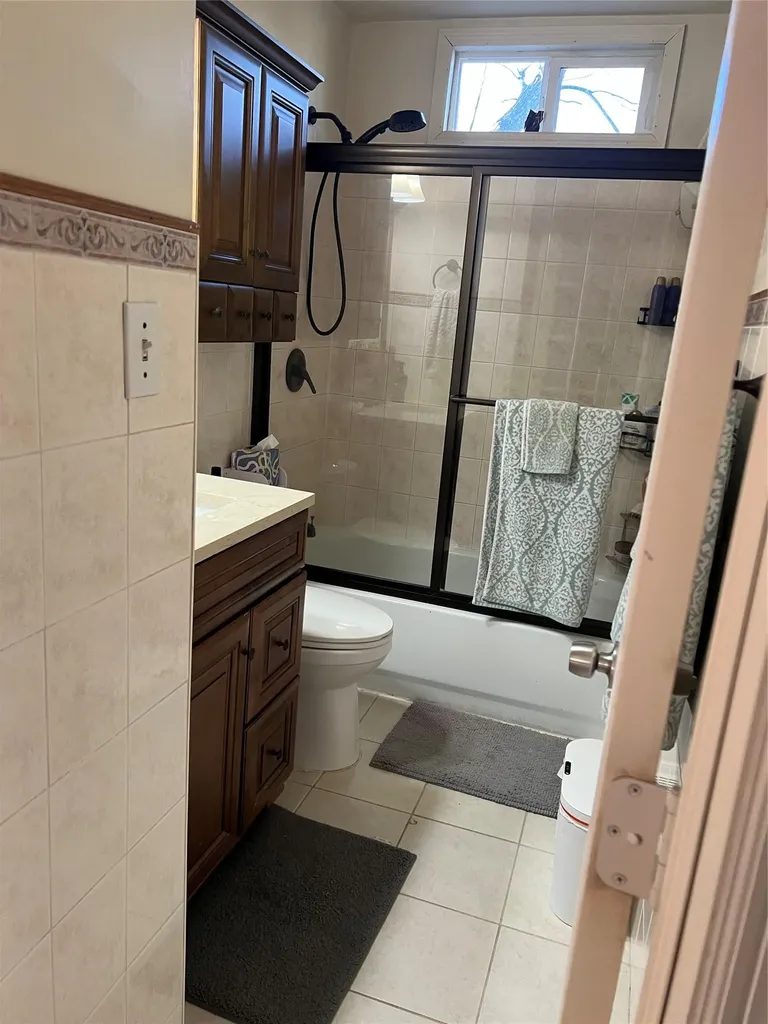 907 Americus Avenue East Patchogue NY 11772