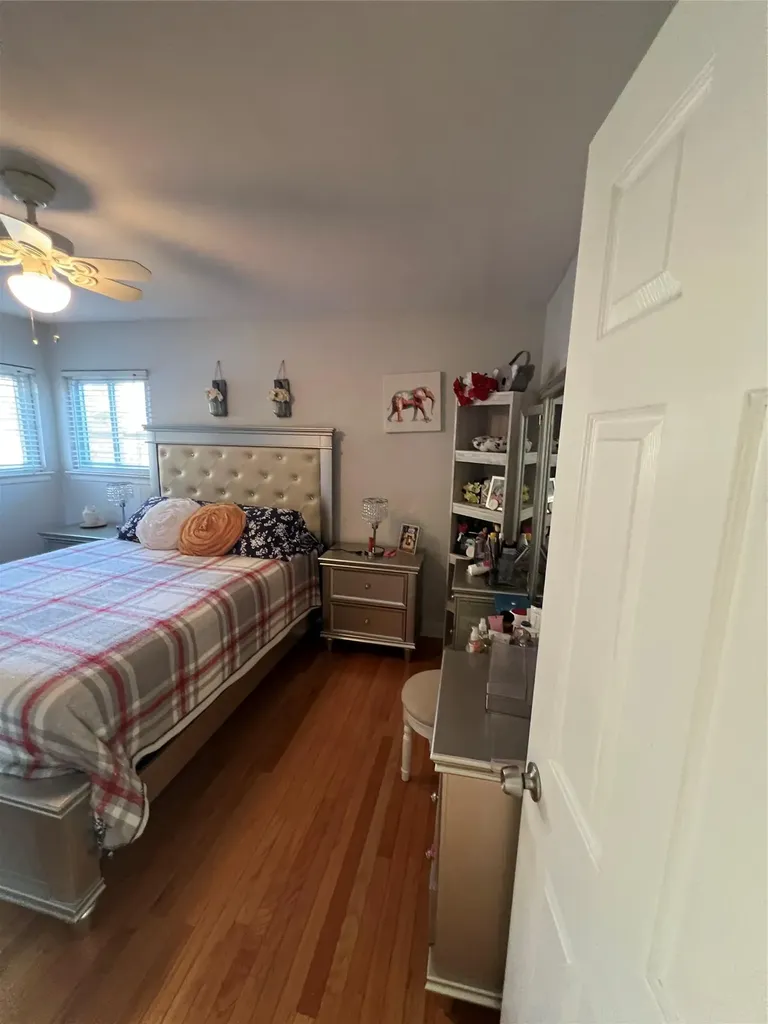 907 Americus Avenue East Patchogue NY 11772