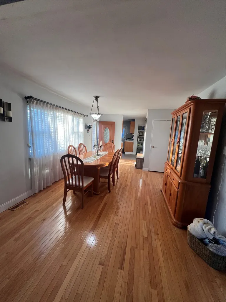 907 Americus Avenue East Patchogue NY 11772