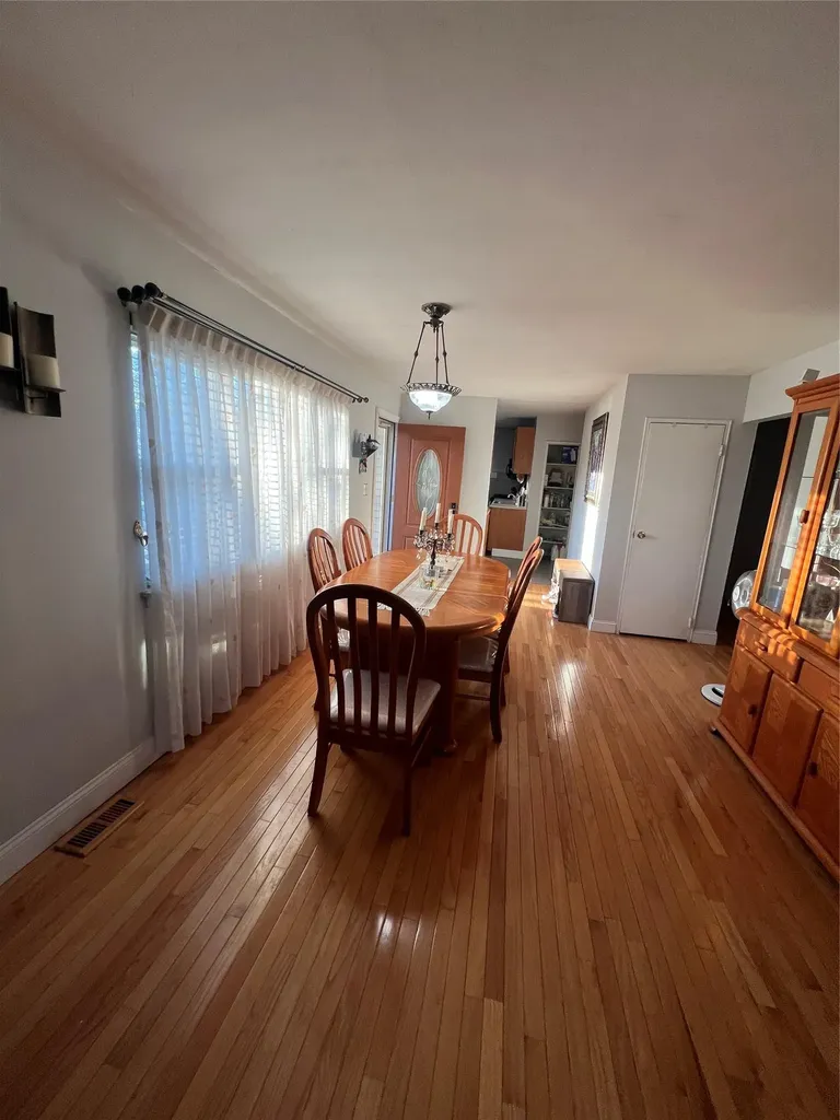 907 Americus Avenue East Patchogue NY 11772