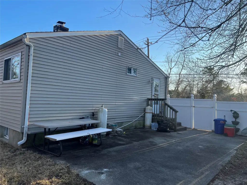 907 Americus Avenue East Patchogue NY 11772