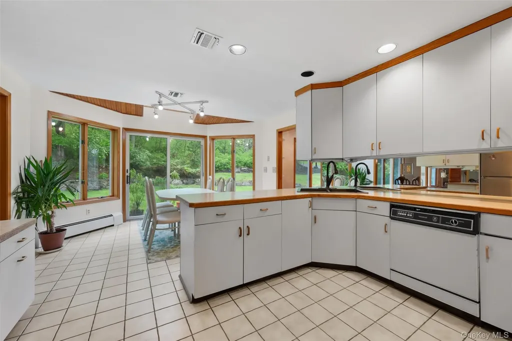 1 Blue Sky Drive Suffern NY 10901