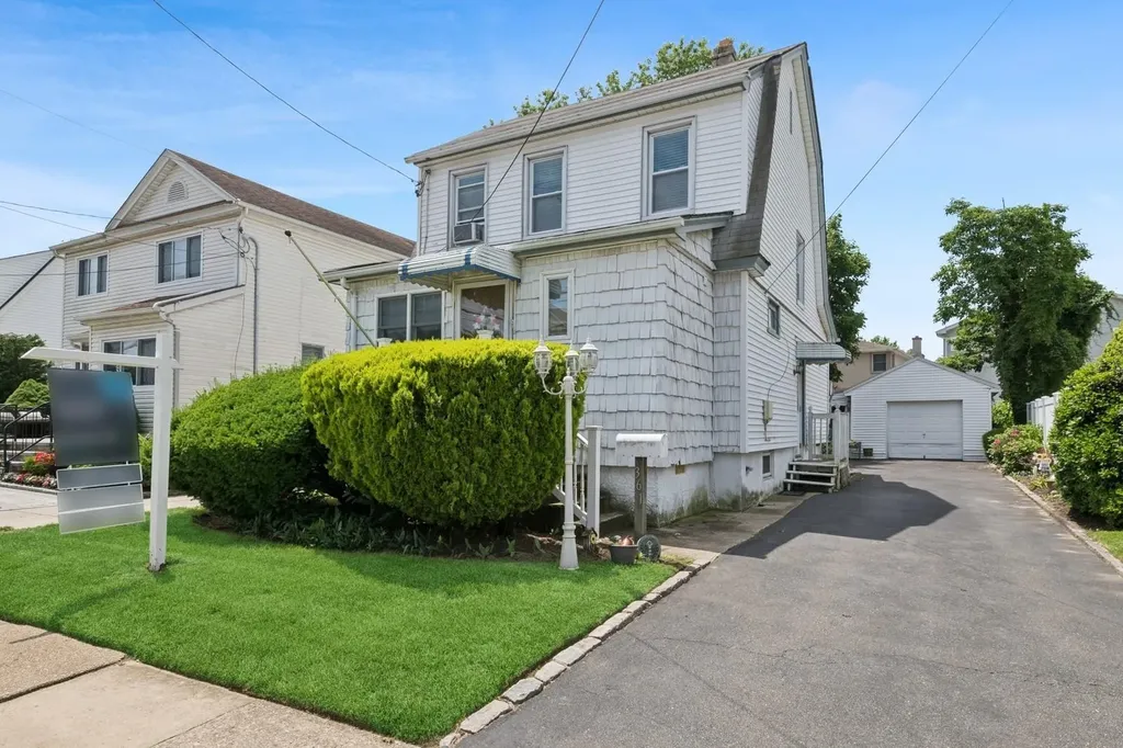 361 Hewlett Parkway Hewlett NY 11557