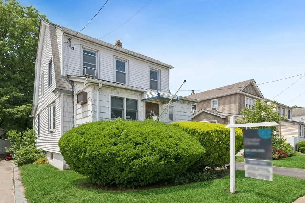 361 Hewlett Parkway Hewlett NY 11557
