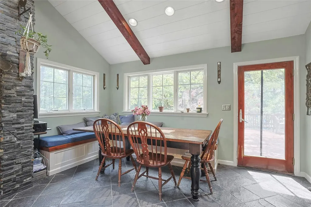 9 Van Houten Fields West Nyack NY 10994
