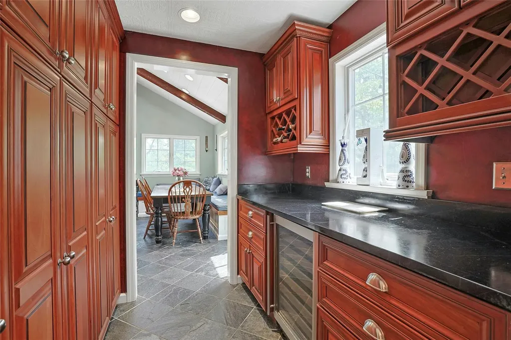 9 Van Houten Fields West Nyack NY 10994