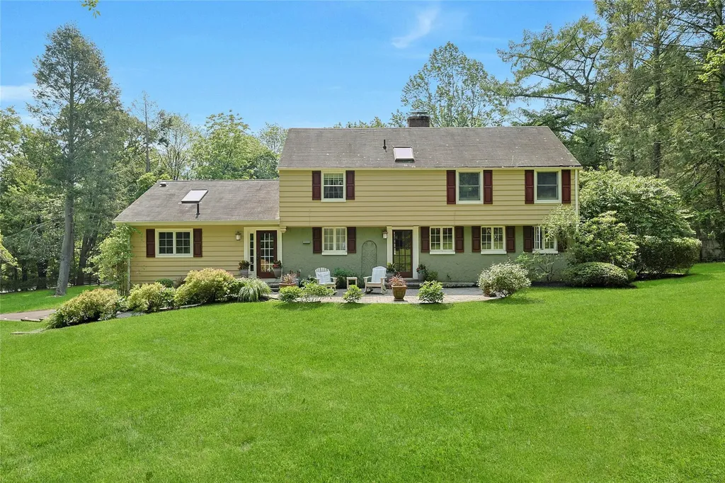 9 Van Houten Fields West Nyack NY 10994