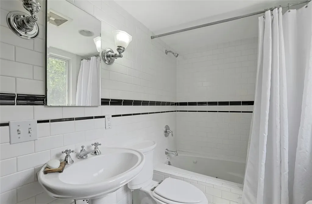 9 Van Houten Fields West Nyack NY 10994