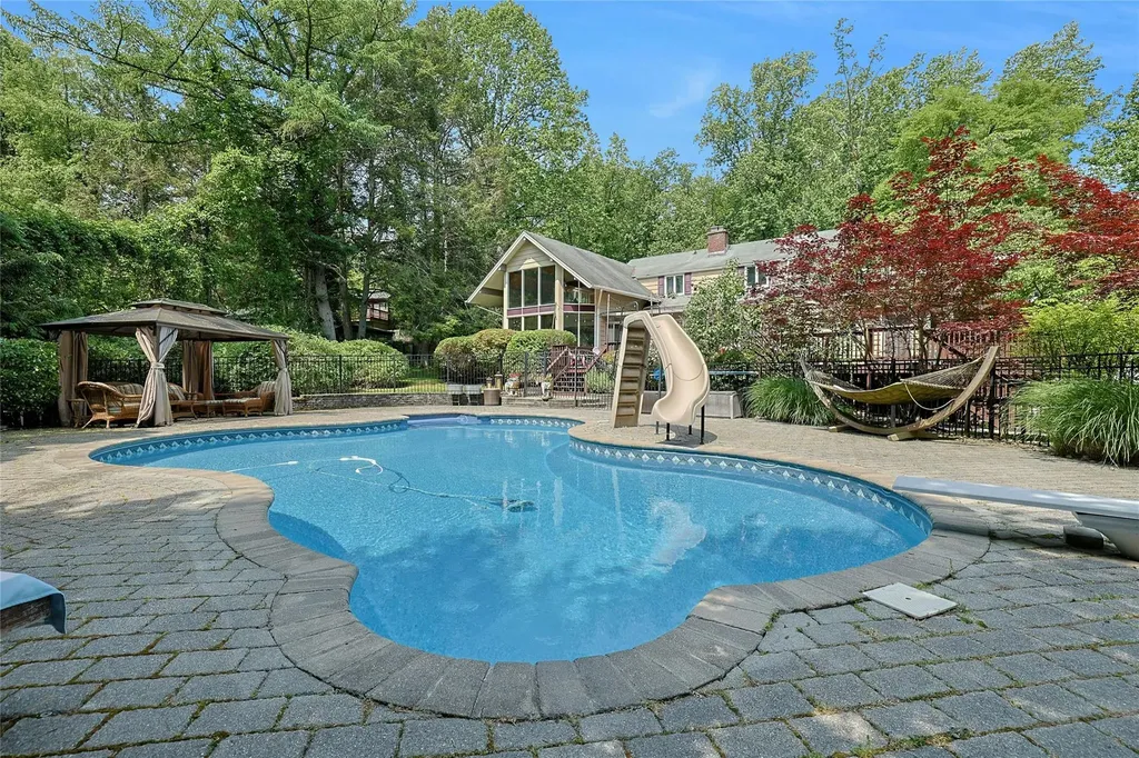 9 Van Houten Fields West Nyack NY 10994