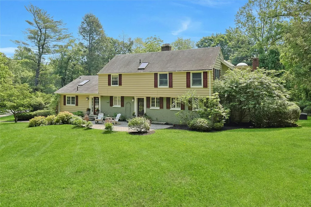 9 Van Houten Fields West Nyack NY 10994