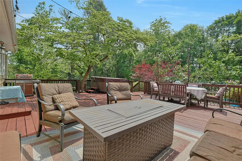 9 Van Houten Fields West Nyack NY 10994