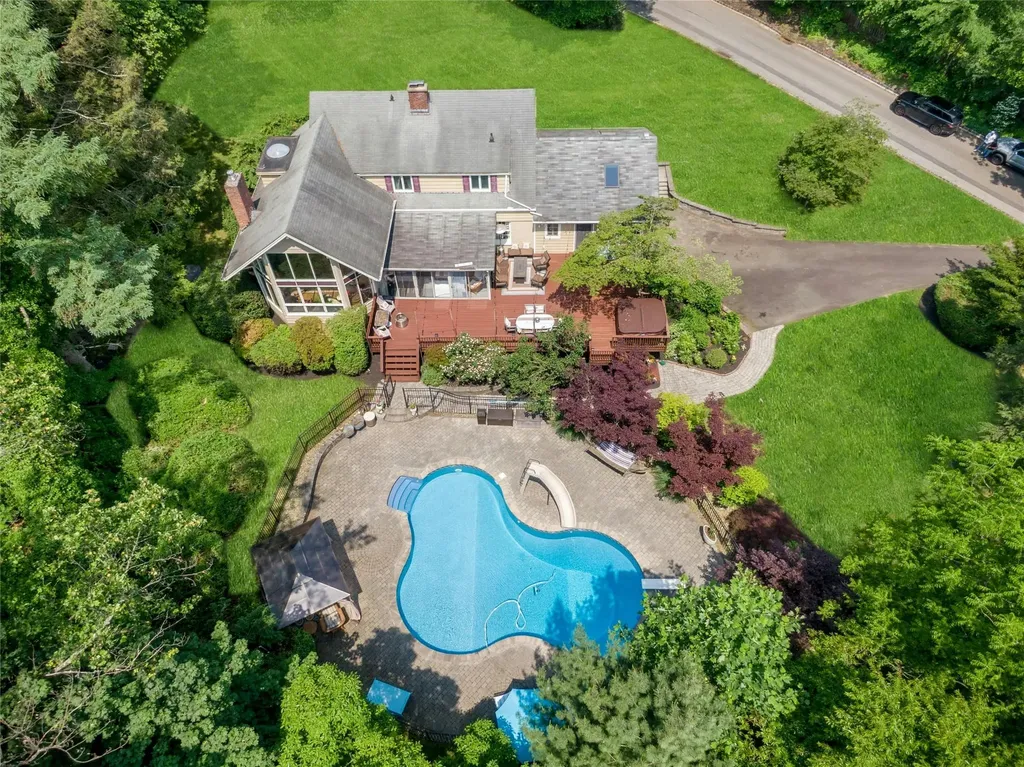9 Van Houten Fields West Nyack NY 10994