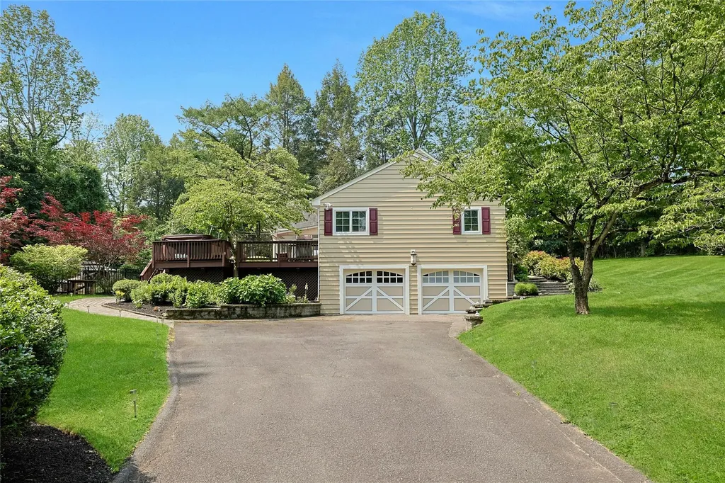 9 Van Houten Fields West Nyack NY 10994