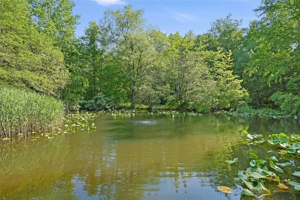 9 Van Houten Fields West Nyack NY 10994