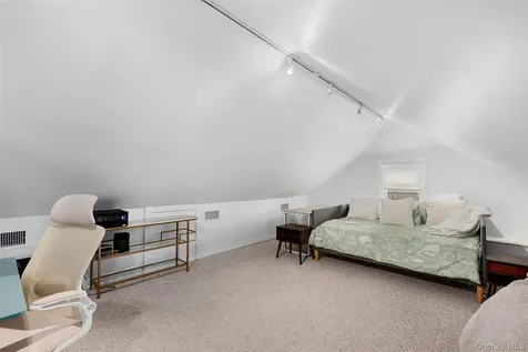 32 Central Parkway Mount Vernon NY 10552