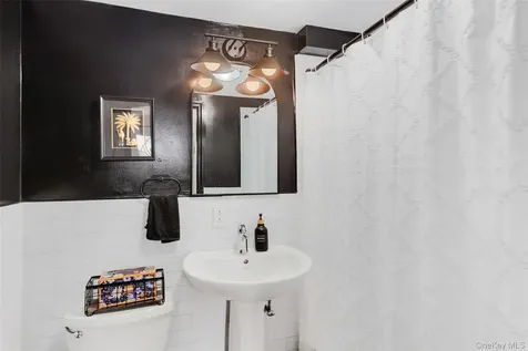 32 Central Parkway Mount Vernon NY 10552