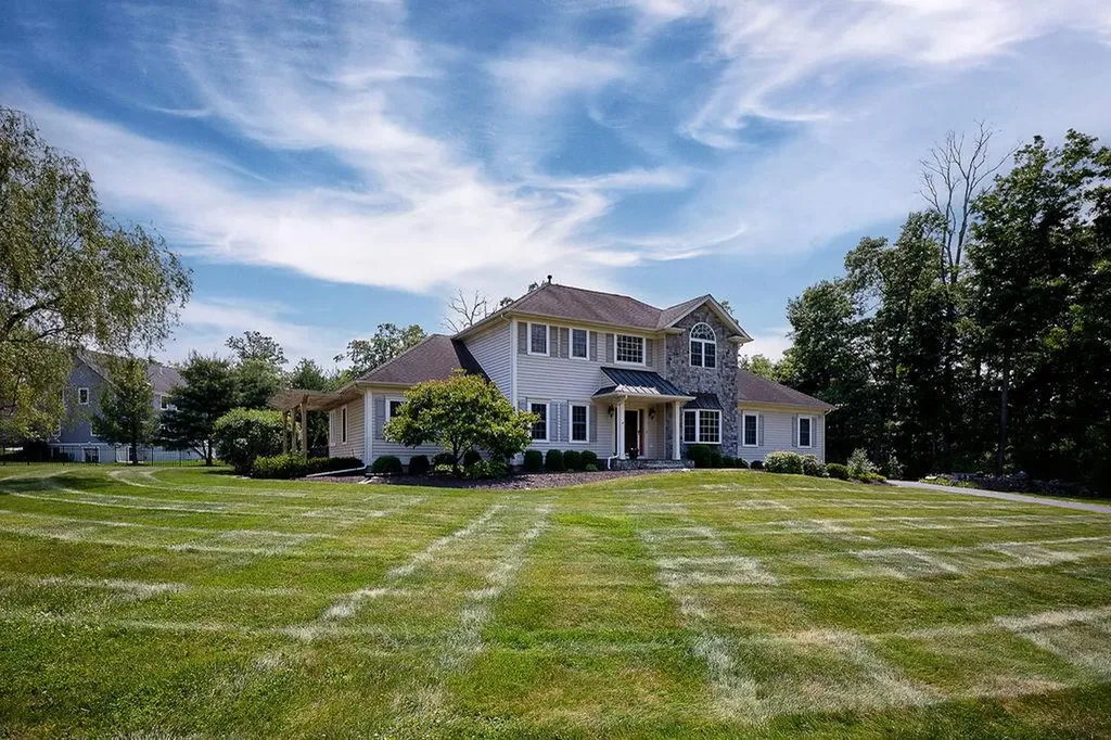 57 Coachlight Drive Poughkeepsie NY 12603