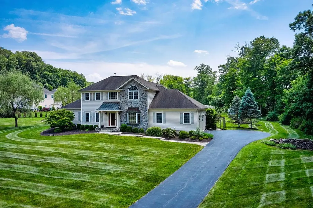 57 Coachlight Drive Poughkeepsie NY 12603