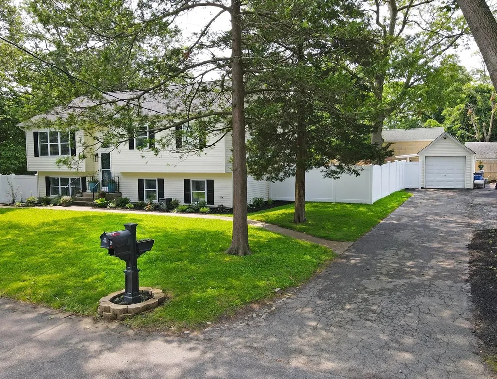 6 Zebra Road Rocky Point NY 11778