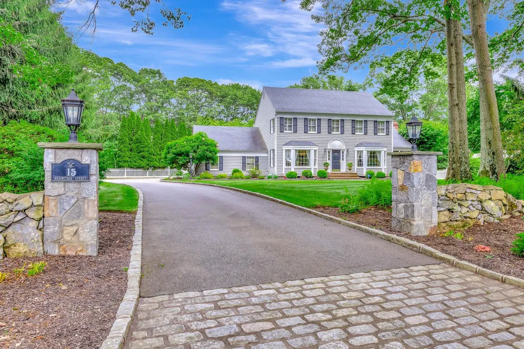 15 Hermitage Street Wading River NY 11792