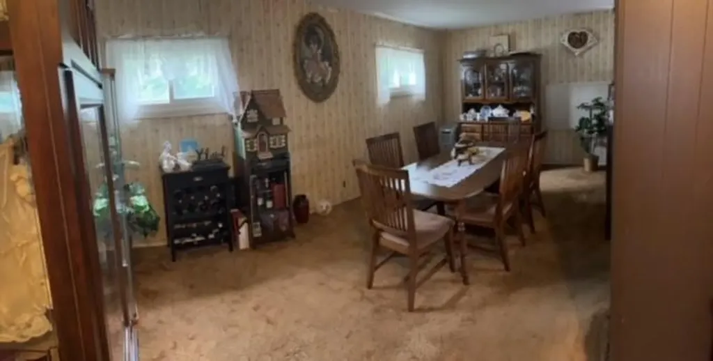 8 Hickory Street Central Islip NY 11722
