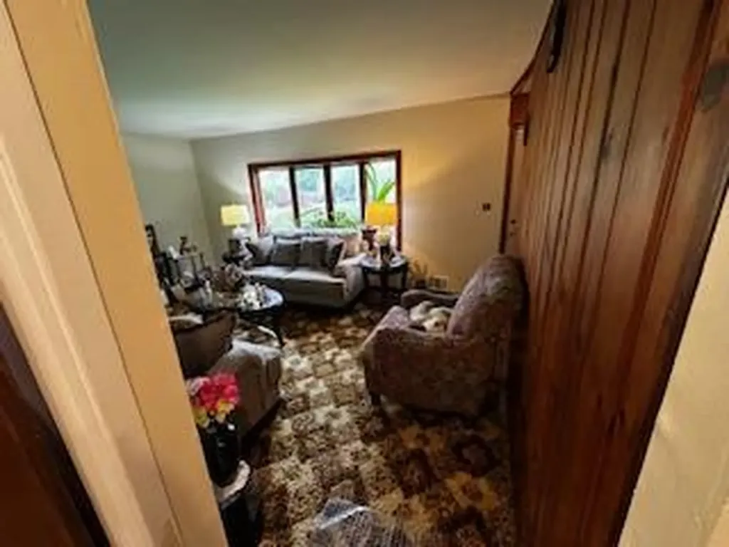 8 Hickory Street Central Islip NY 11722