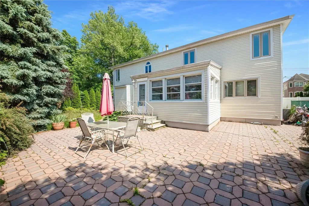 835 Ionia Avenue Staten Island NY 10309