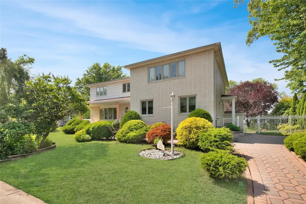 835 Ionia Avenue Staten Island NY 10309