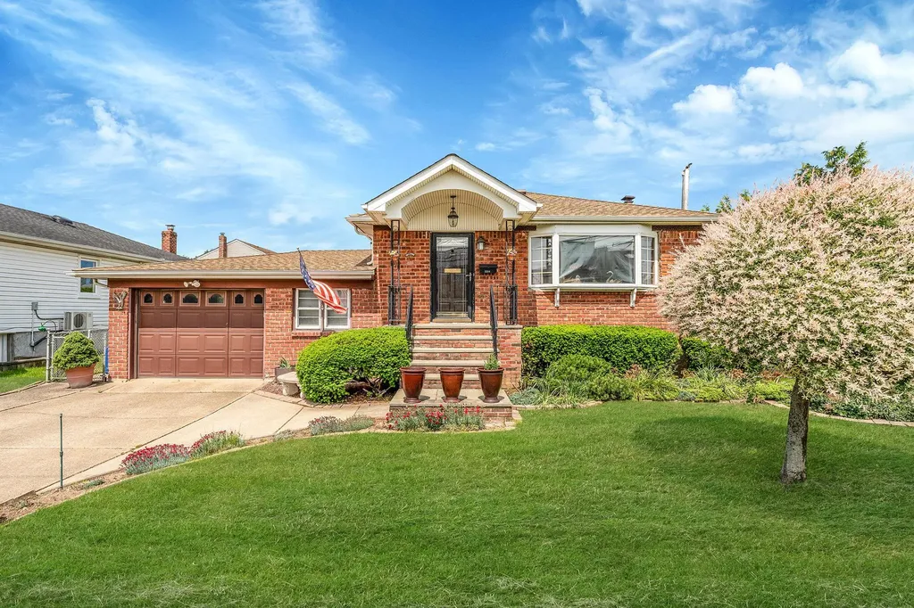 3324 Murdock Avenue Oceanside NY 11572