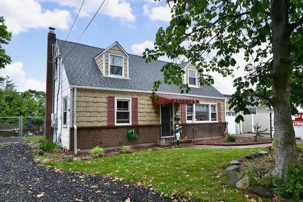 70 Islip Avenue Islip NY 11751