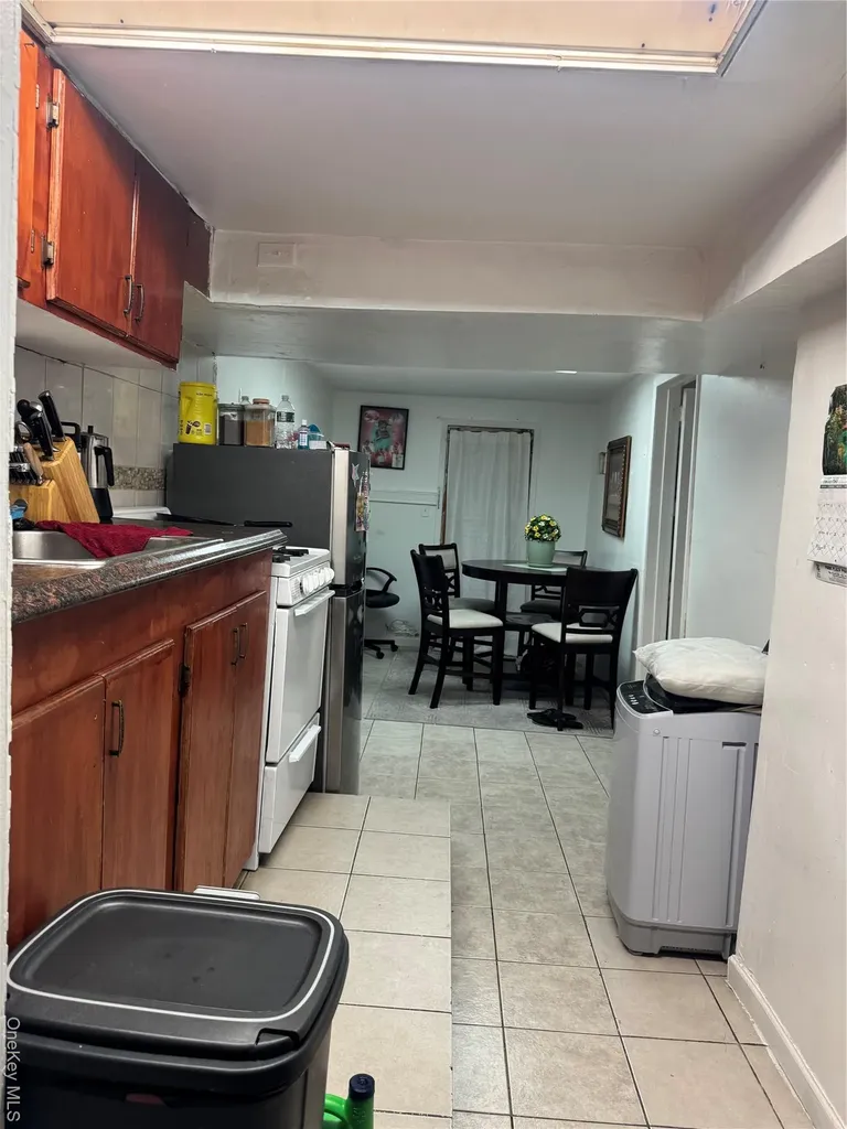 1800 Palisade Place Bronx NY 10453