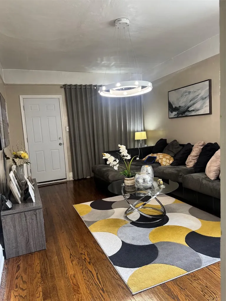 1800 Palisade Place Bronx NY 10453
