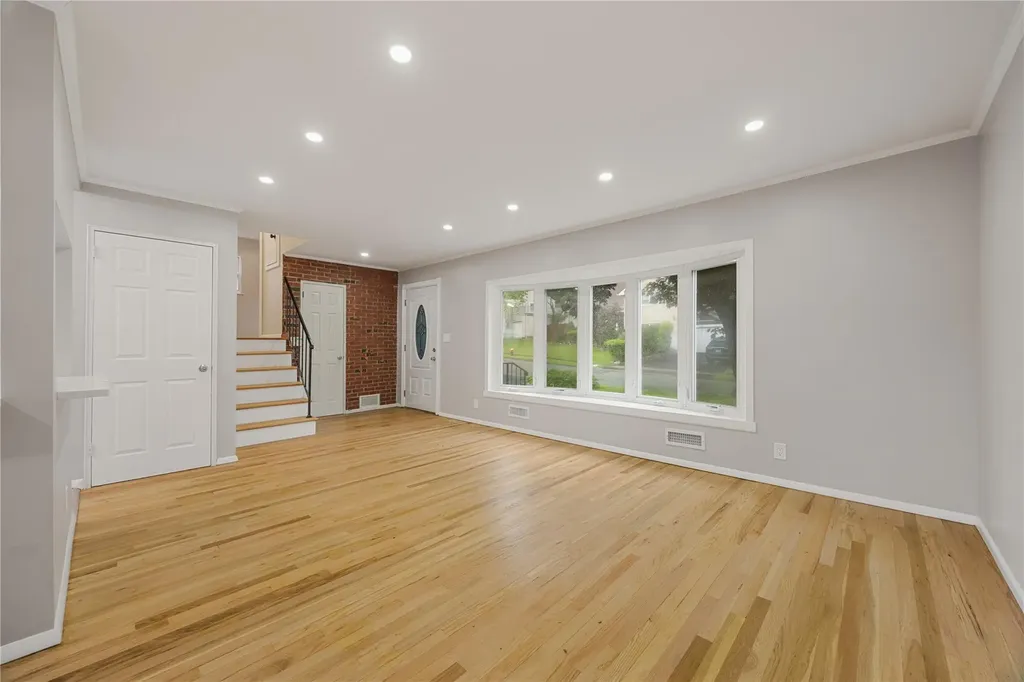183 Pembrook Drive Yonkers NY 10710