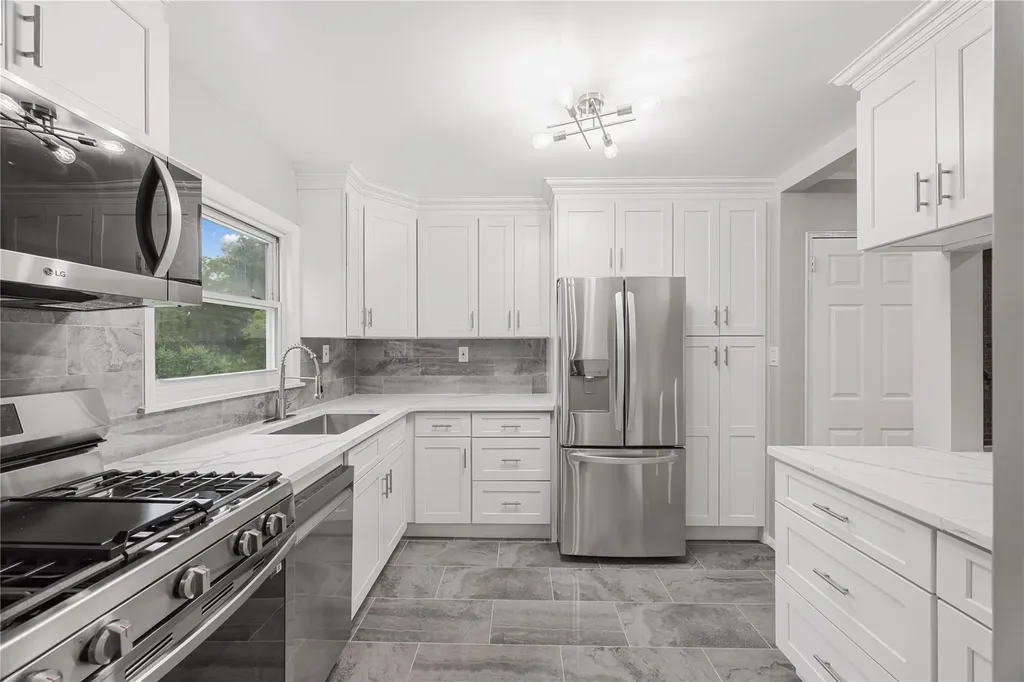 183 Pembrook Drive Yonkers NY 10710