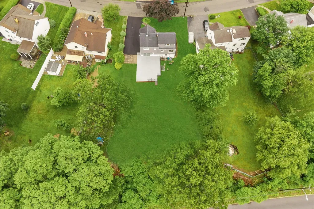 183 Pembrook Drive Yonkers NY 10710