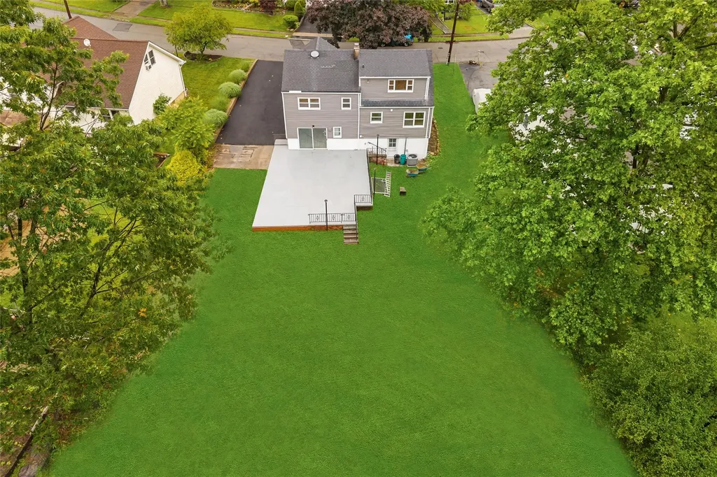 183 Pembrook Drive Yonkers NY 10710