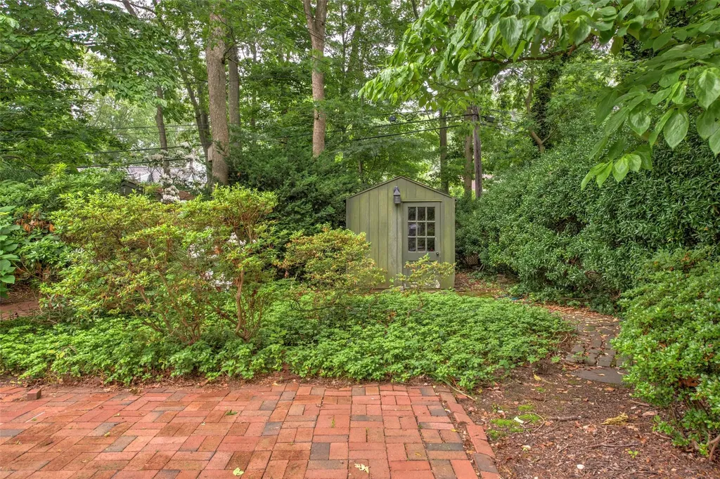 39 Sycamore Circle Stony Brook NY 11790