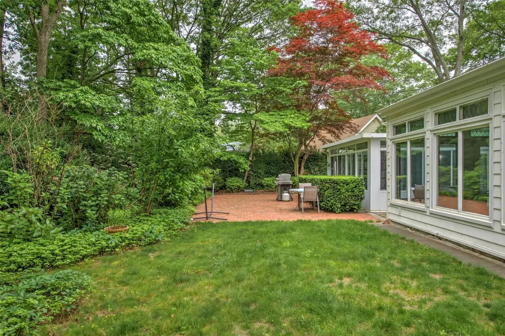 39 Sycamore Circle Stony Brook NY 11790
