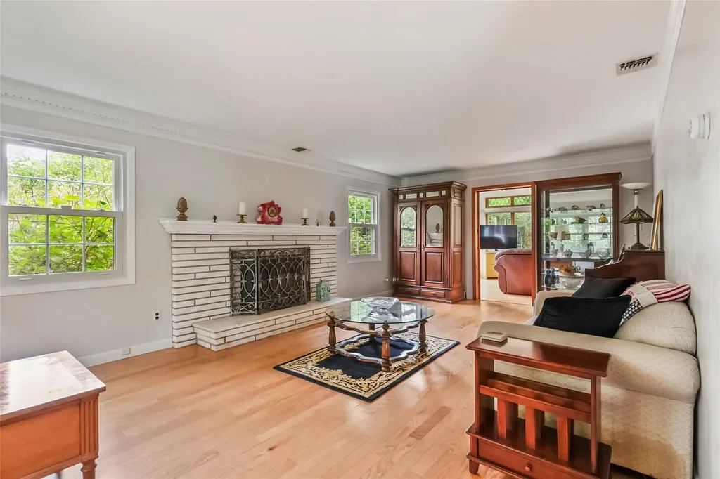 39 Sycamore Circle Stony Brook NY 11790