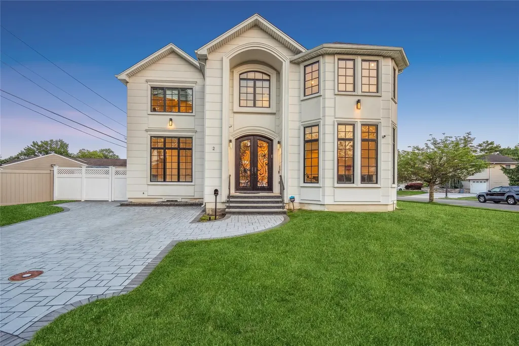 2 Eva Lane Plainview NY 11803