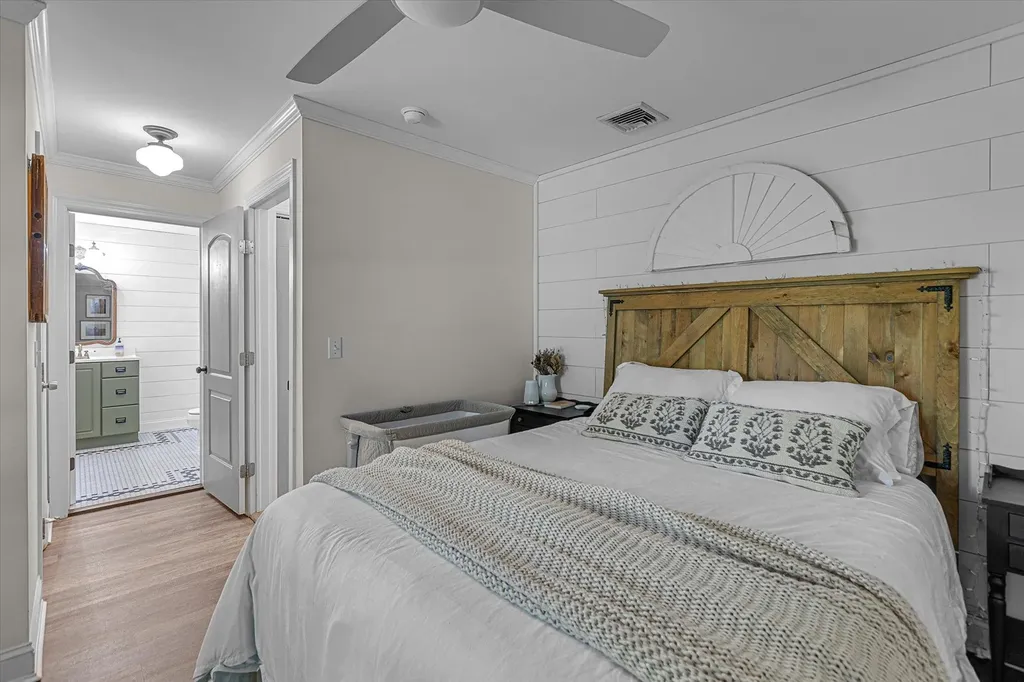 135 Vanderbilt Boulevard Oakdale NY 11769