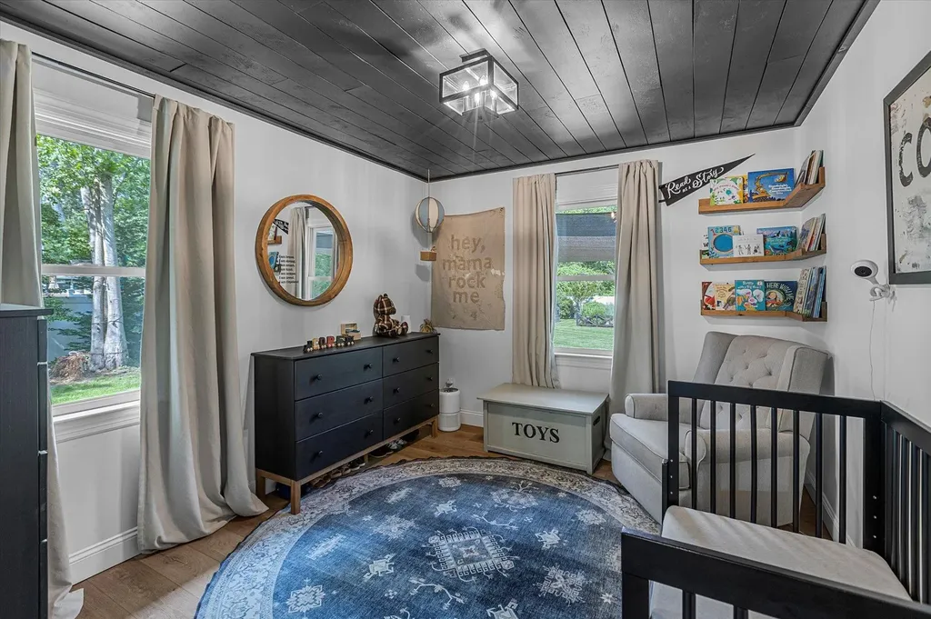 135 Vanderbilt Boulevard Oakdale NY 11769