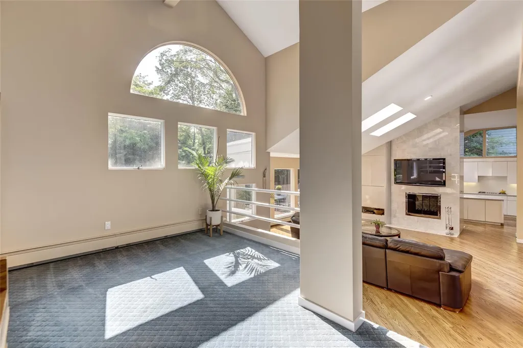 64 Highland Avenue Roslyn NY 11576