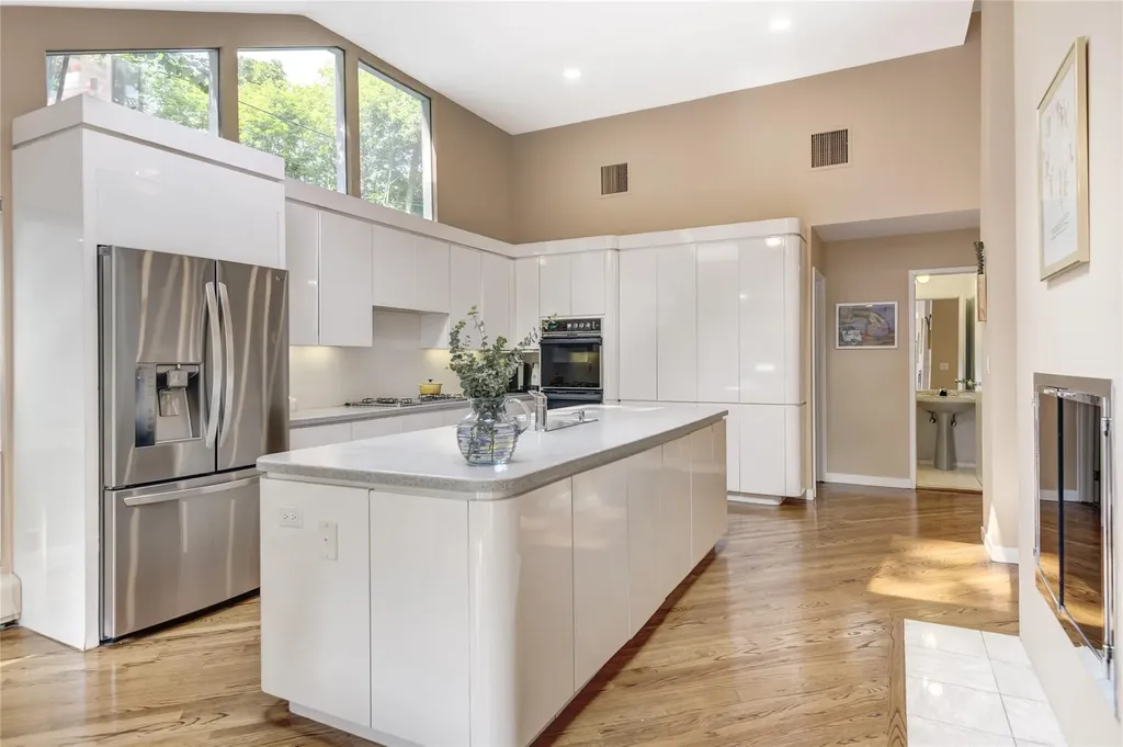 64 Highland Avenue Roslyn NY 11576