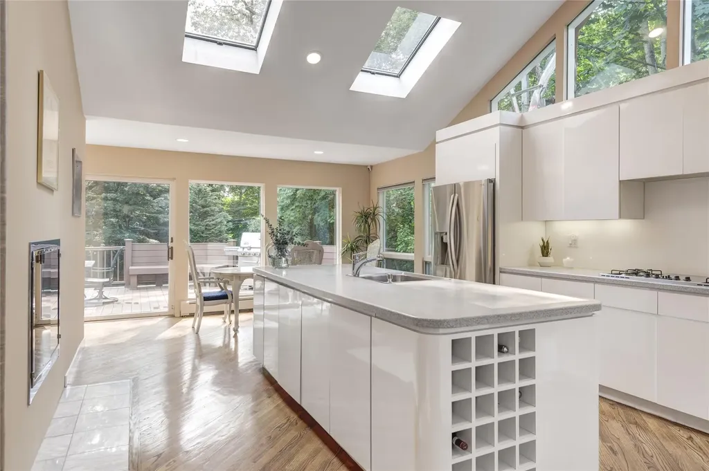 64 Highland Avenue Roslyn NY 11576