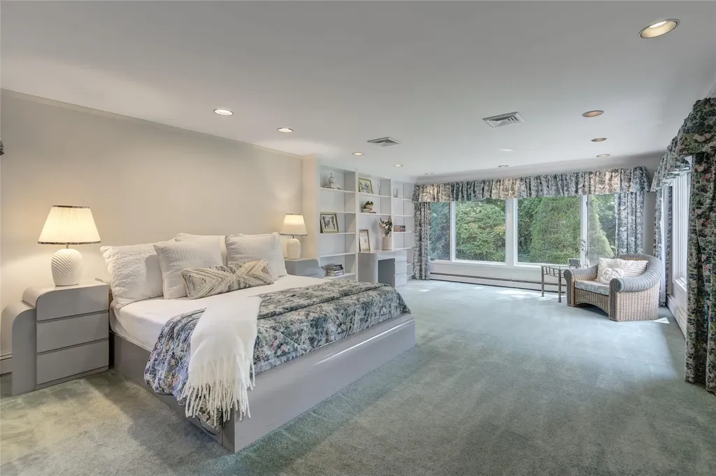 64 Highland Avenue Roslyn NY 11576