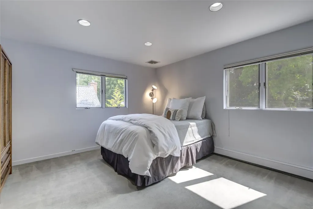 64 Highland Avenue Roslyn NY 11576